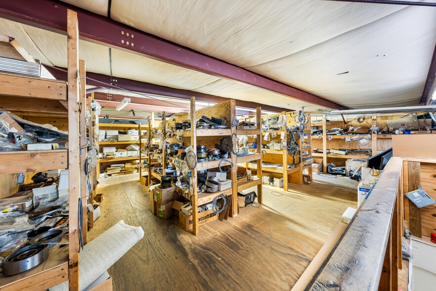 More Photos Of 4533 Hillsborough Rd, Durham Auto Repair For Lease