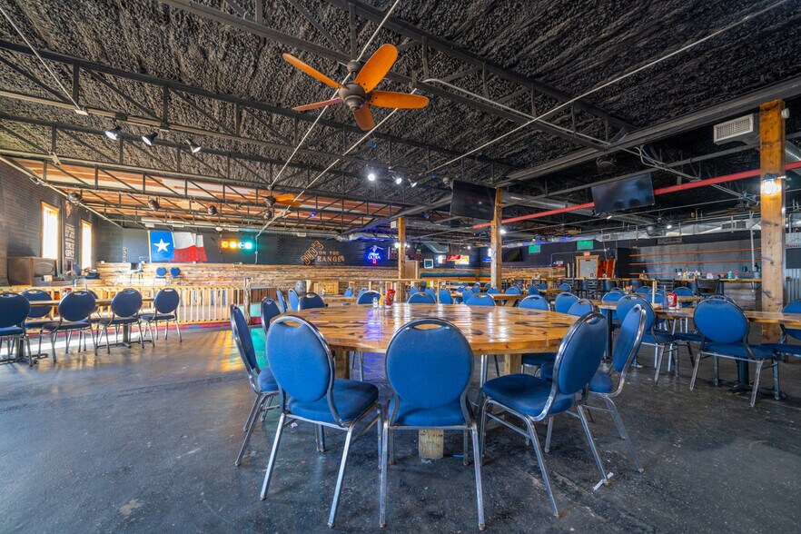 More Photos Of 367 State Highway 155 N, Gilmer Bar For Sale
