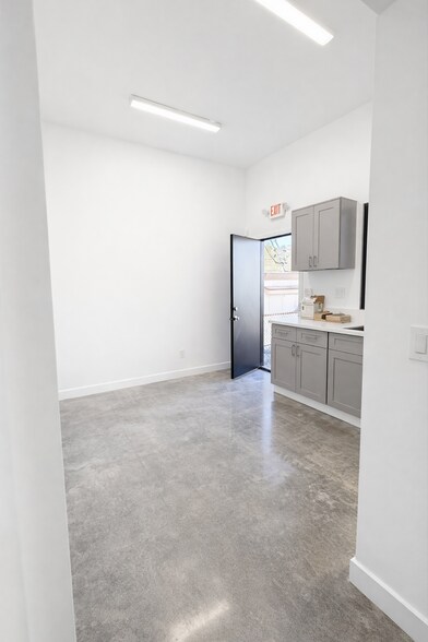 More Photos Of 7031-7033 Pickering Ave, Whittier Apartments For Lease