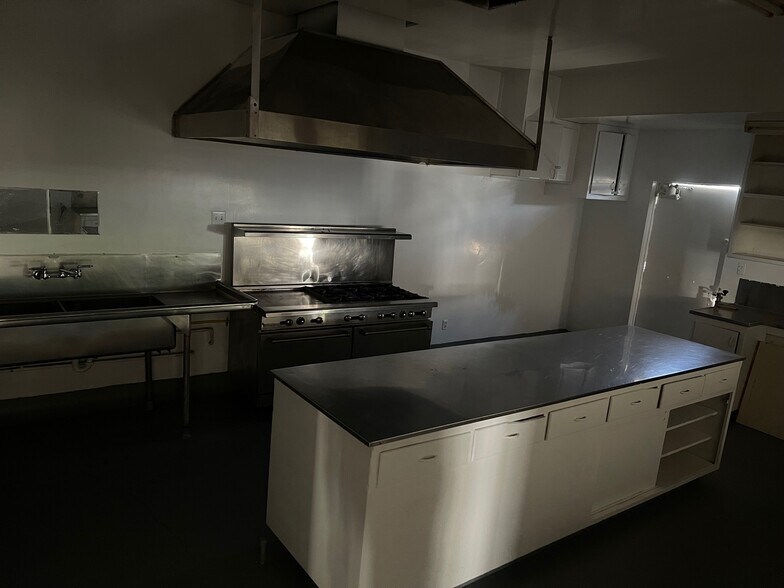 More Photos Of 7216 Valmont St, Tujunga Lodge Meeting Hall For Sale