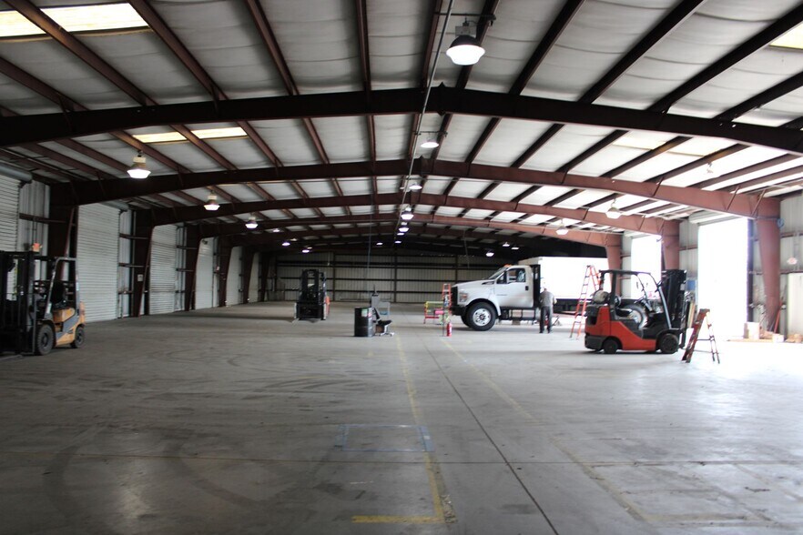 More Photos Of 1400 L and R Industrial Blvd, Tarpon Springs Unknown For Lease