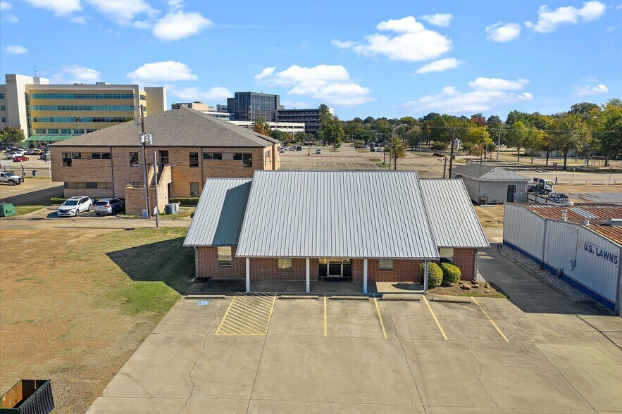 More Photos Of 908 Spruce St, Texarkana Medical For Sale
