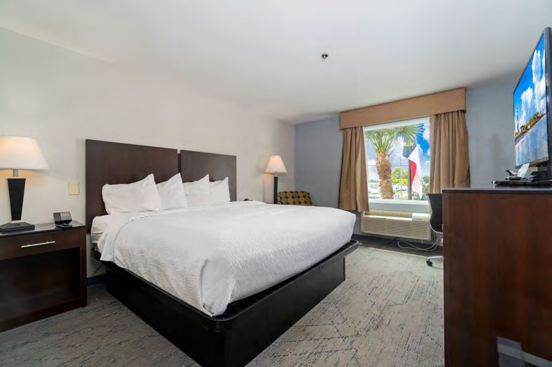 More Photos Of 801 Cedar Point Blvd, Cedar Point Hotel For Sale