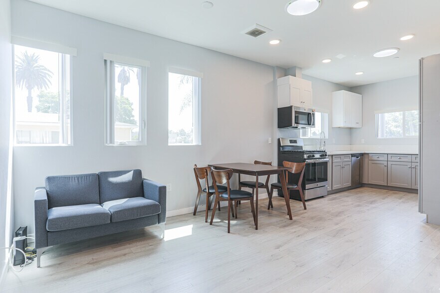More Photos Of 1259 W 36th Pl, Los Angeles Apartments For Sale