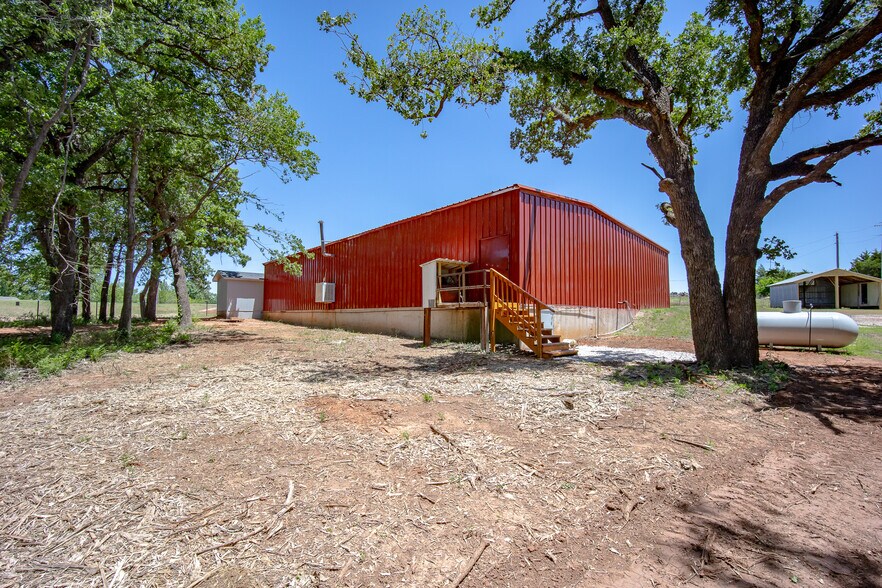 More Photos Of 1402 Veterans Memorial Hwy, Blanchard Warehouse For Sale