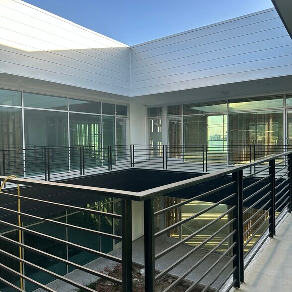 More Photos Of 606 W Broadway, Glendale Office For Sale