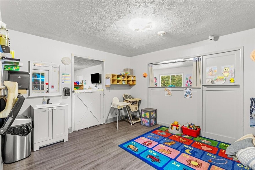 More Photos Of 57 Merritt St SE, Marietta Daycare Center For Sale