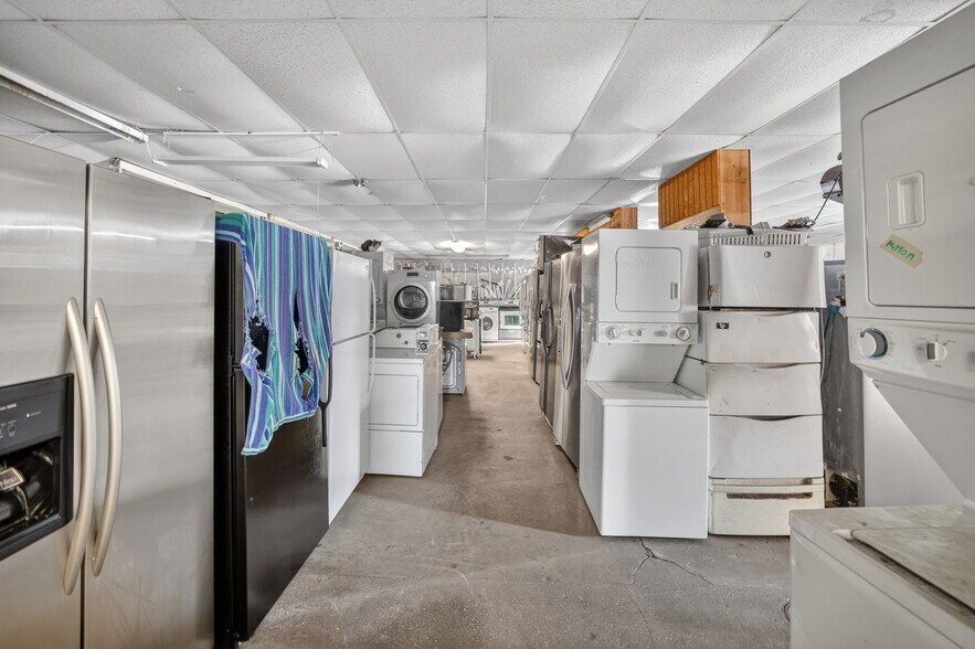 More Photos Of 3928 SW 12th Ct, Fort Lauderdale Manufacturing For Sale