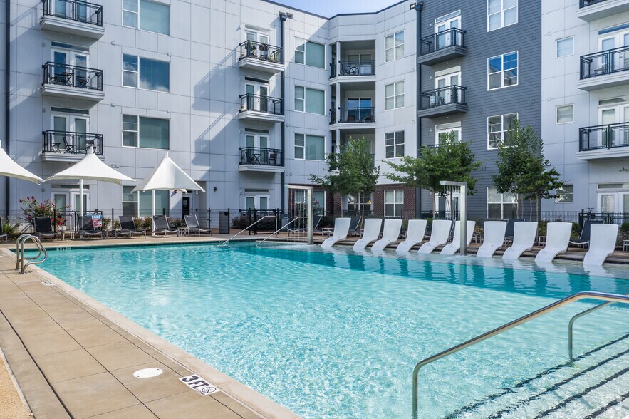 More Photos Of 395 S Highland St, Memphis Apartments For Lease