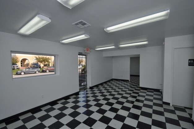 More Photos Of 6333 Skyline Dr, Houston Flex For Lease