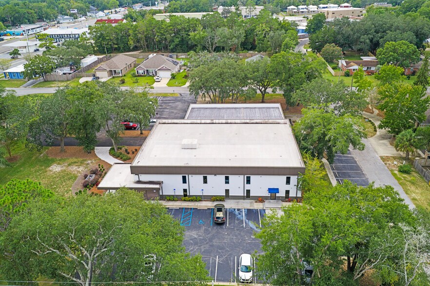 More Photos Of 313-315 Edge Ave, Valparaiso Office For Sale