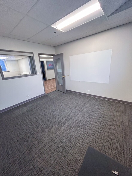 More Photos Of 30 N Lincoln St, Batavia Office For Lease