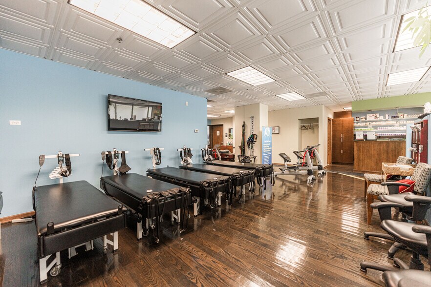 More Photos Of 105 Revere Dr, Northbrook Office For Sale