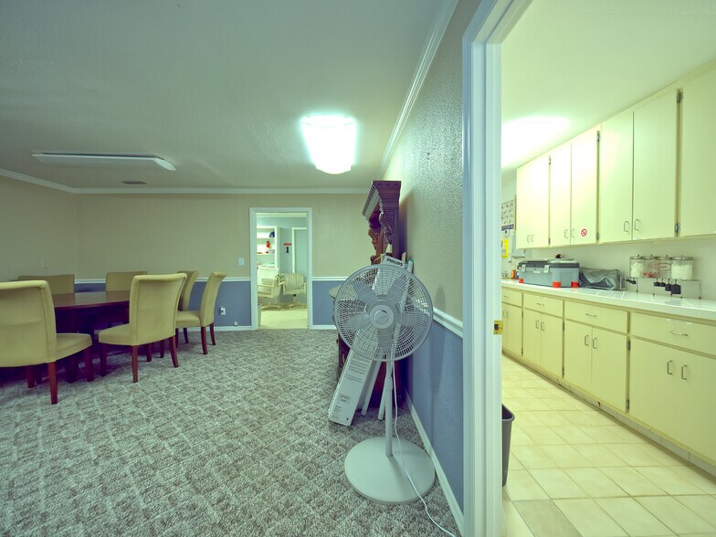 More Photos Of 629 S Broad St, Brooksville Office For Sale