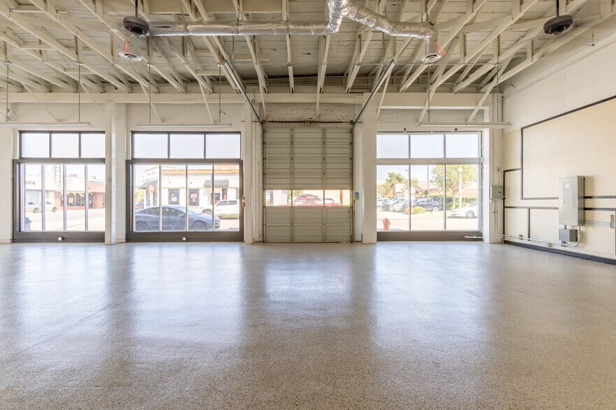 More Photos Of 402 W Chapman Ave, Orange Storefront For Lease