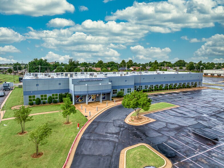 More Photos Of 7720 NW 85th Ter, Oklahoma City Office For Sale