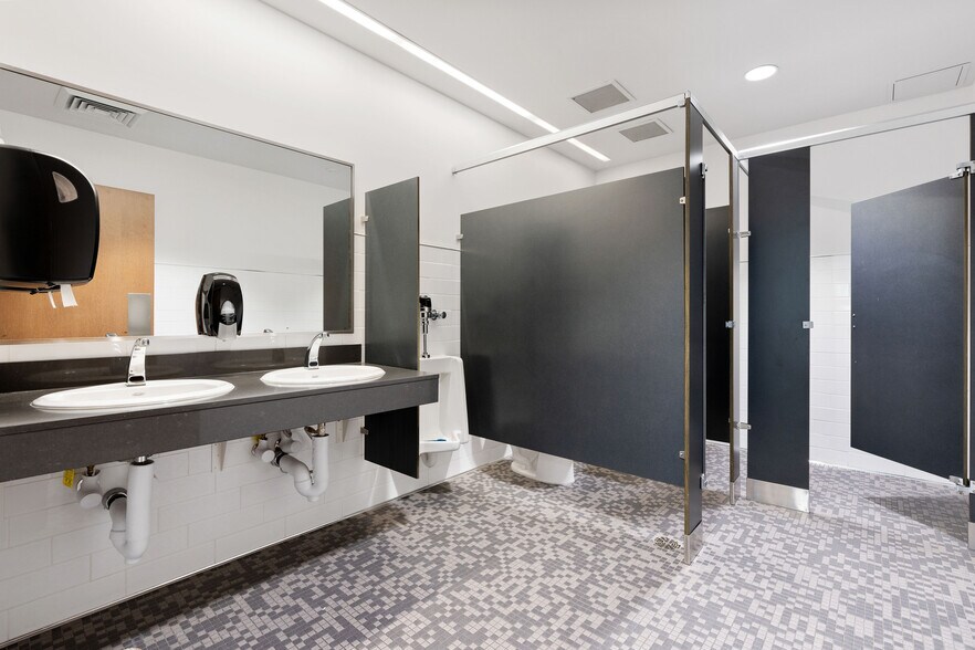 More Photos Of 1403-1405 W 2200 S, Salt Lake City Office For Lease