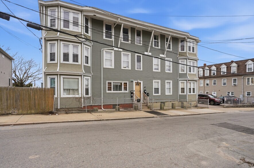 More Photos Of 17 Ledge St, Providence Apartments For Sale
