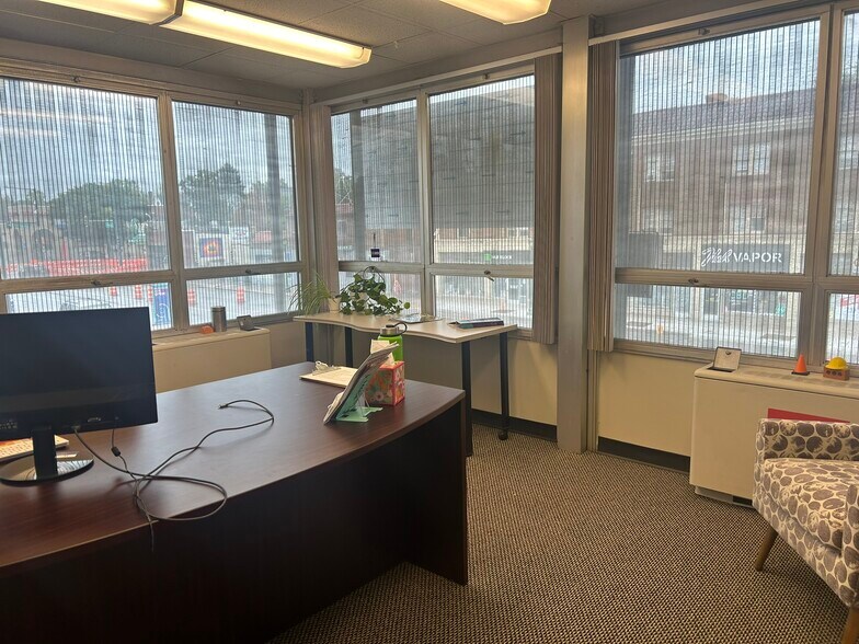 More Photos Of 1915-1919 E Colfax Ave, Denver Office For Sale