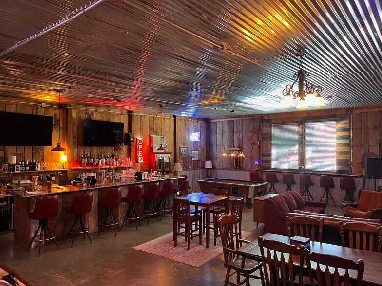 1062 Susan Rd, Lake Ozark, MO 65049 Hotel For Sale