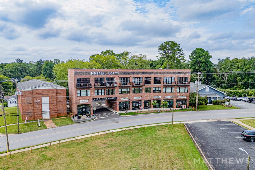 Primary Photo Of 202 S Main St, Belmont Apartments For Sale