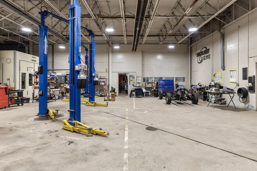 More Photos Of 68 Great Northern Rd, Sault Ste. Marie Auto Dealership For Sale