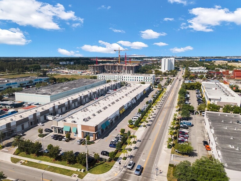 More Photos Of 10890 NW 17th St, Doral Storefront Retail Office For Lease