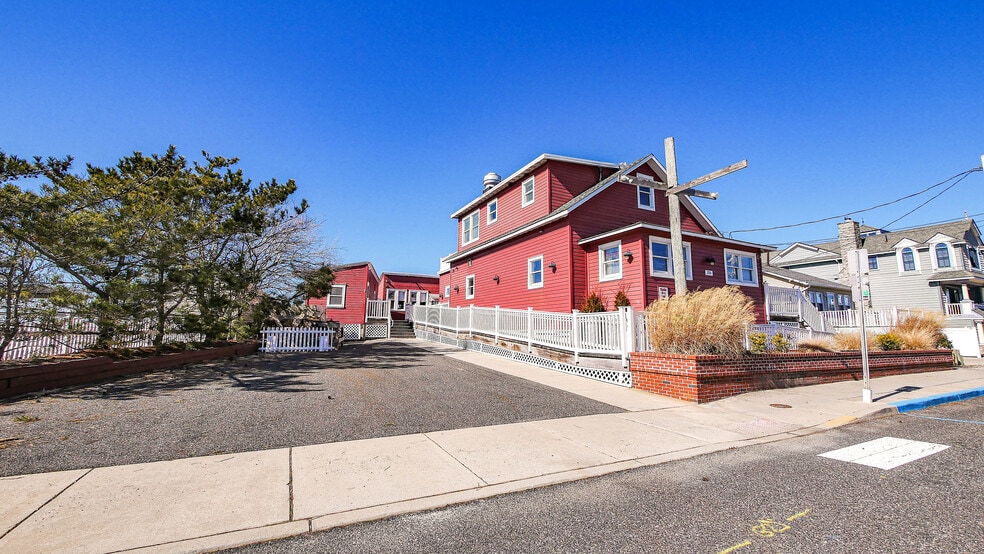 More Photos Of 236 S Bayview Dr, Strathmere Restaurant For Sale