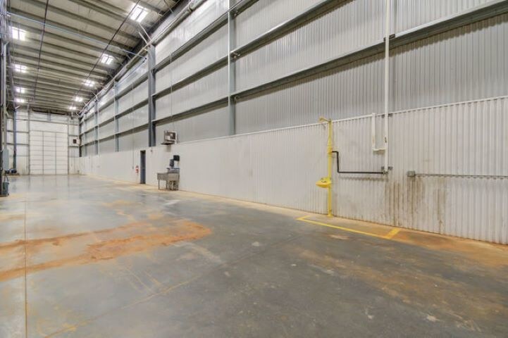 More Photos Of 2201 W South Ave, Ponca City Warehouse For Sale