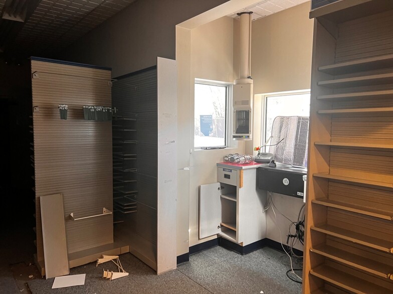 More Photos Of 5005 W Overland Rd, Boise Freestanding For Sale