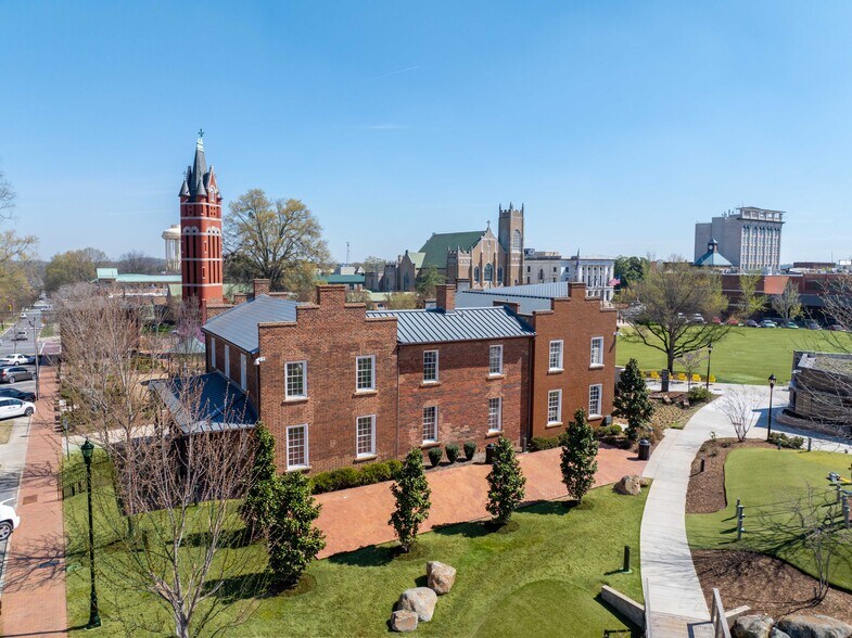 More Photos Of 115 S Jackson St, Salisbury Restaurant For Lease