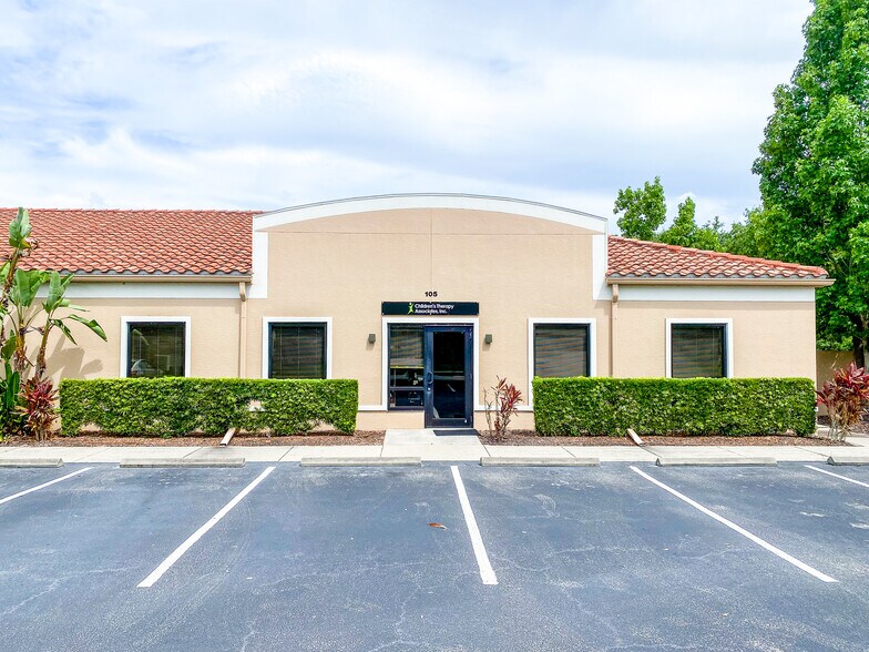 More Photos Of 3911 Golf Park Loop, Bradenton Office For Sale