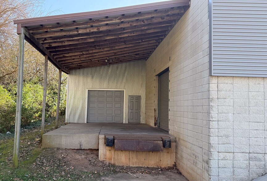 More Photos Of 310 S Union Ave, Springfield Manufacturing For Lease