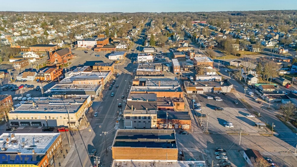 More Photos Of 39 W Liberty St, Girard Storefront For Sale