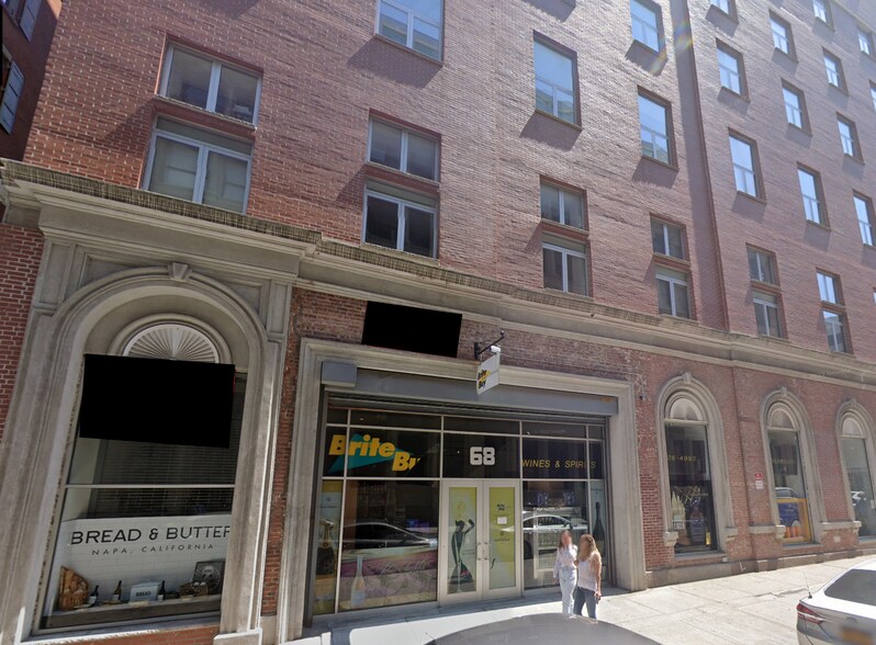 More Photos Of 68 Franklin St, New York General Retail For Lease