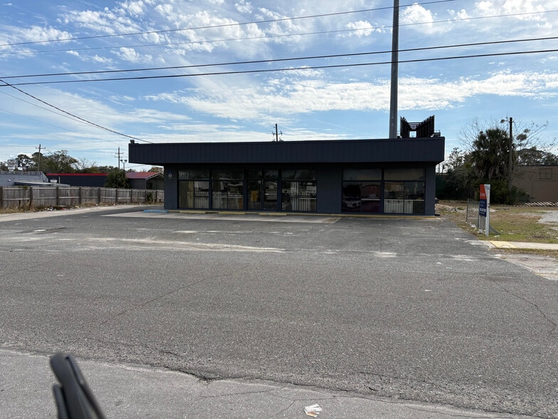 Primary Photo Of 1346 Gandy St, Jacksonville Showroom For Lease