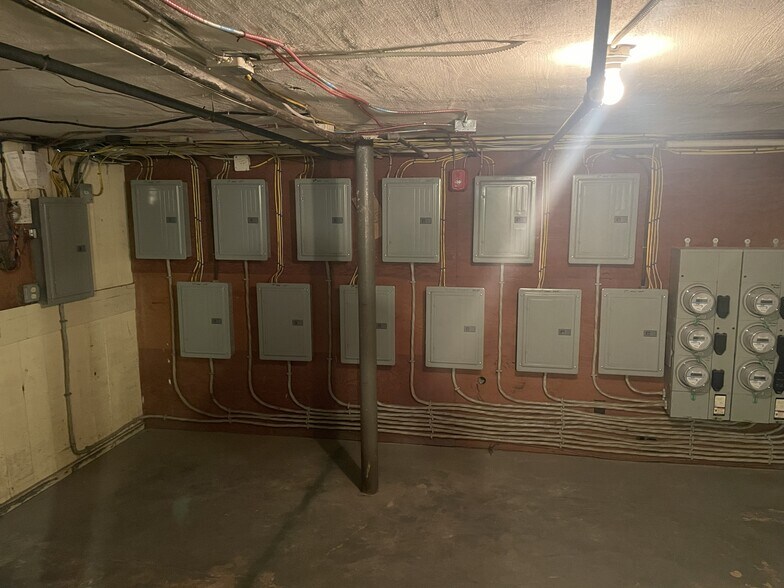 More Photos Of 329 Beech St, Holyoke Apartments For Sale