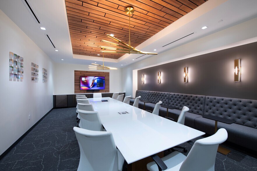 More Photos Of 302 Knights Run Ave, Tampa Medical For Lease