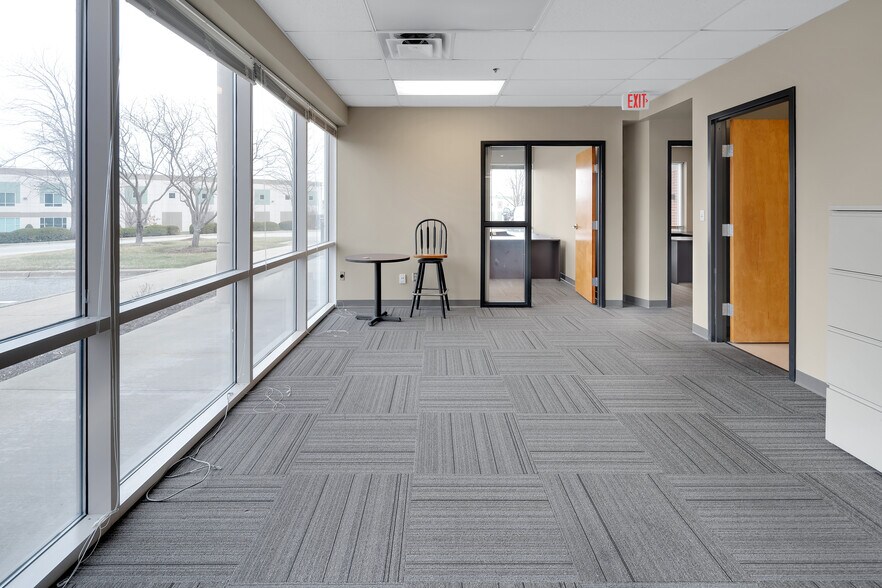 More Photos Of 2600 Stanley Gault Pky, Louisville Light Manufacturing For Lease