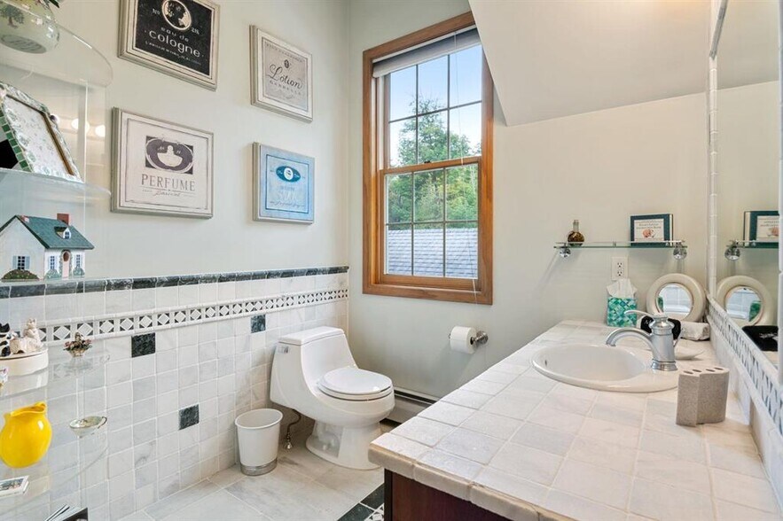 More Photos Of 251 Pratt Bridge Rd, Jamaica Specialty For Sale