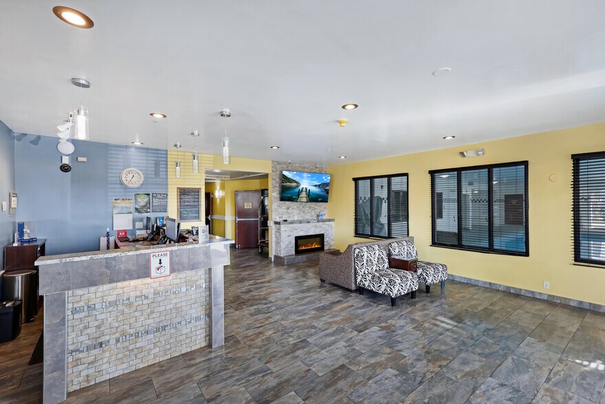 More Photos Of 1818 Basin St SW, Ephrata Hotel For Sale