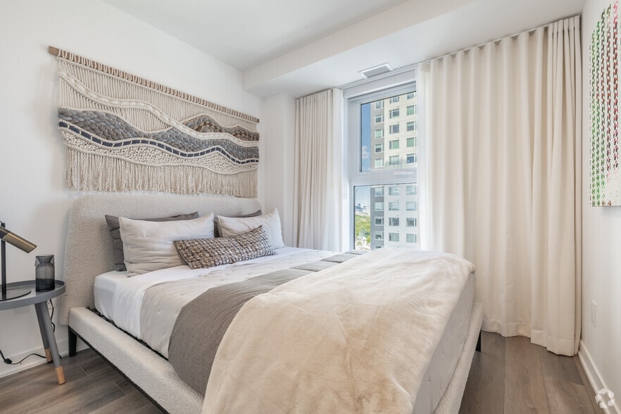 More Photos Of 300 Mcrae Av, Ottawa Apartments For Lease