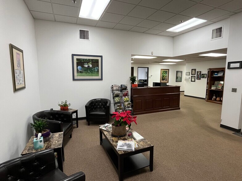 More Photos Of 7000 N Robinson Ave, Oklahoma City Warehouse For Lease