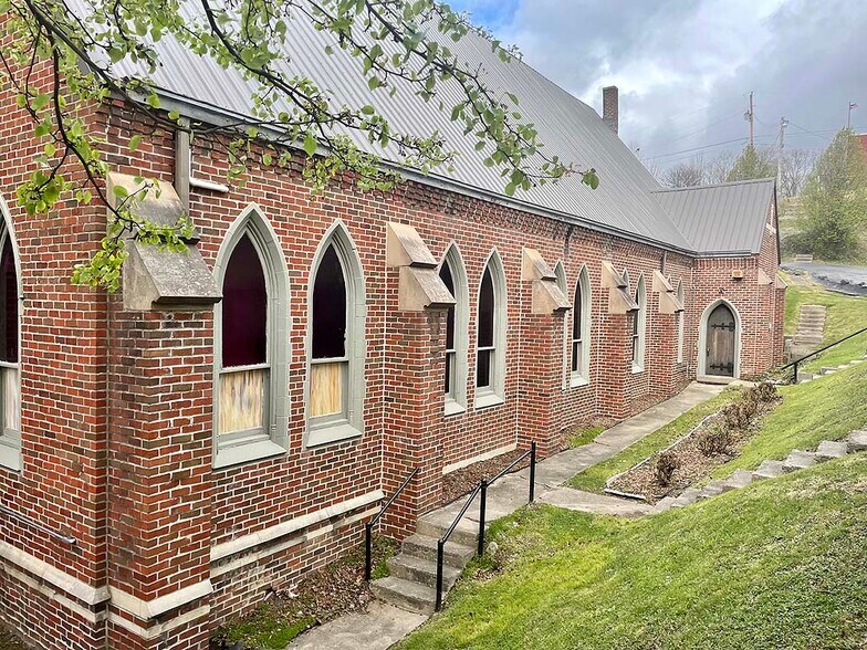 More Photos Of 223 E Market St, Johnson City Religious Facility For Sale