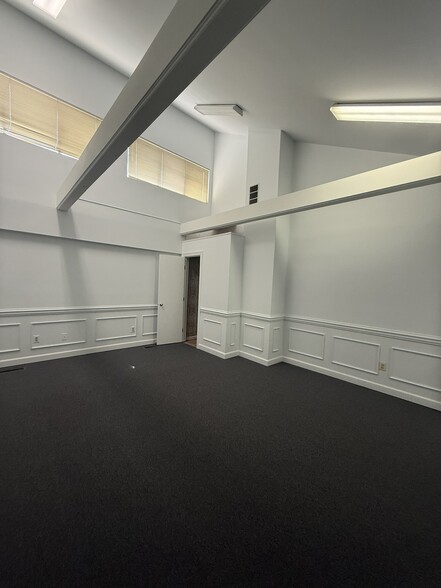 More Photos Of 8569-8573 Sudley Rd, Manassas Medical For Sale