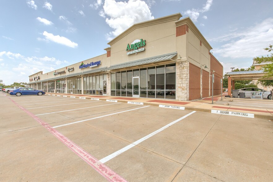 More Photos Of 104 E US Hwy 80, Forney Unknown For Lease