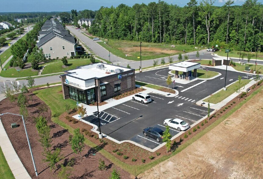 More Photos Of 1121 Moncure Place, Apex Bank For Sale