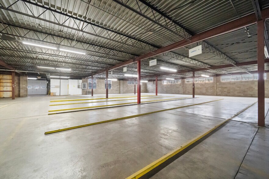 More Photos Of 209 W Main St, Linn Warehouse For Sale