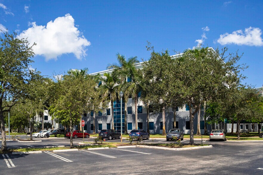 More Photos Of 9850 NW 41st St, Doral Unknown For Lease