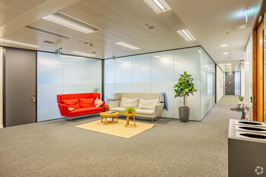 More Photos Of 1 West Regent St, Glasgow Coworking Space